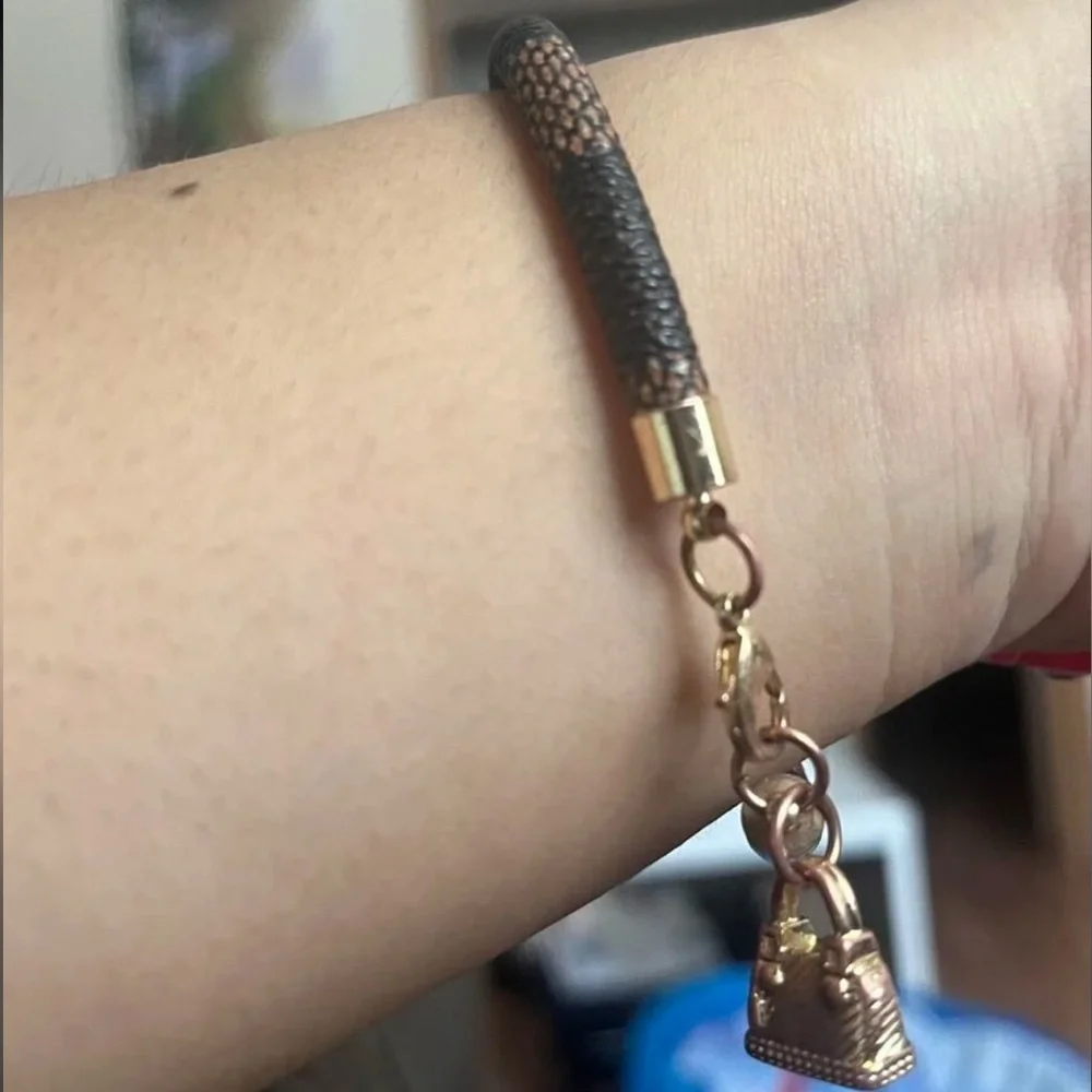 Designer Inspired Brown Checkered Gold Plated Bag Purse Charm Clasp Bracelet - Picture 7 of 10